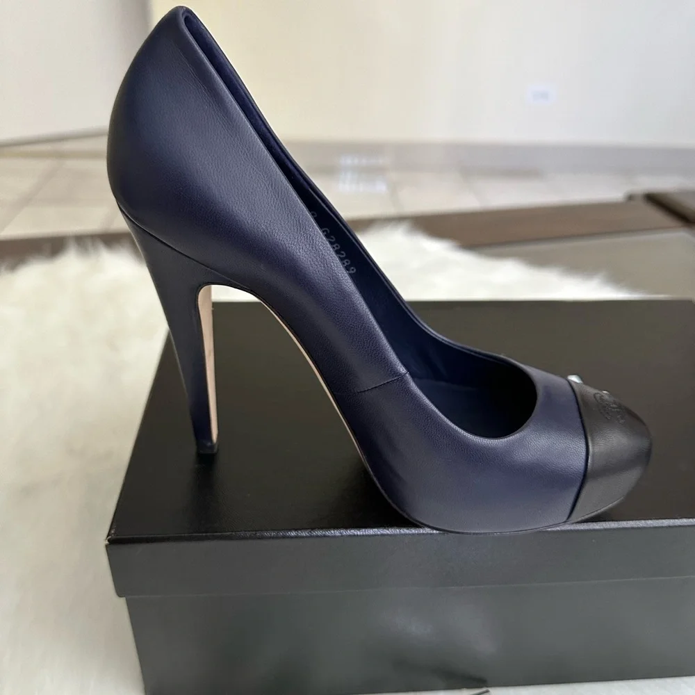 Auth Chanel Heels 👠 Excellent condition - Picture 7 of 17